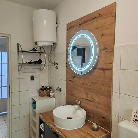 Apartment Apartman Nana *